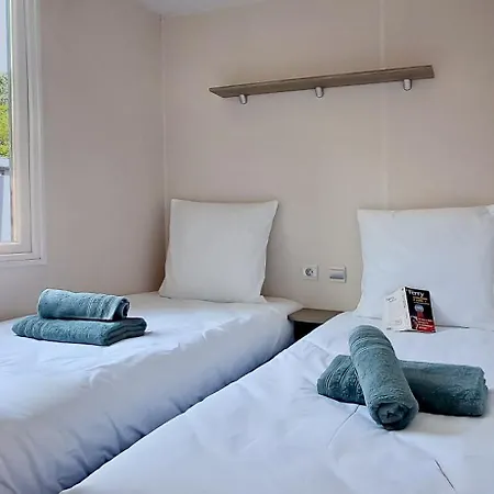 营地 Temps Suspendu - 7 Kms - Confort - Lumineux - Detente 圣伊莱尔·德列